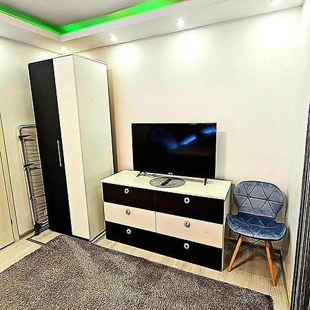 Luxury Paul Apartment Green, Private & Accessible Braşov Exteriör bild
